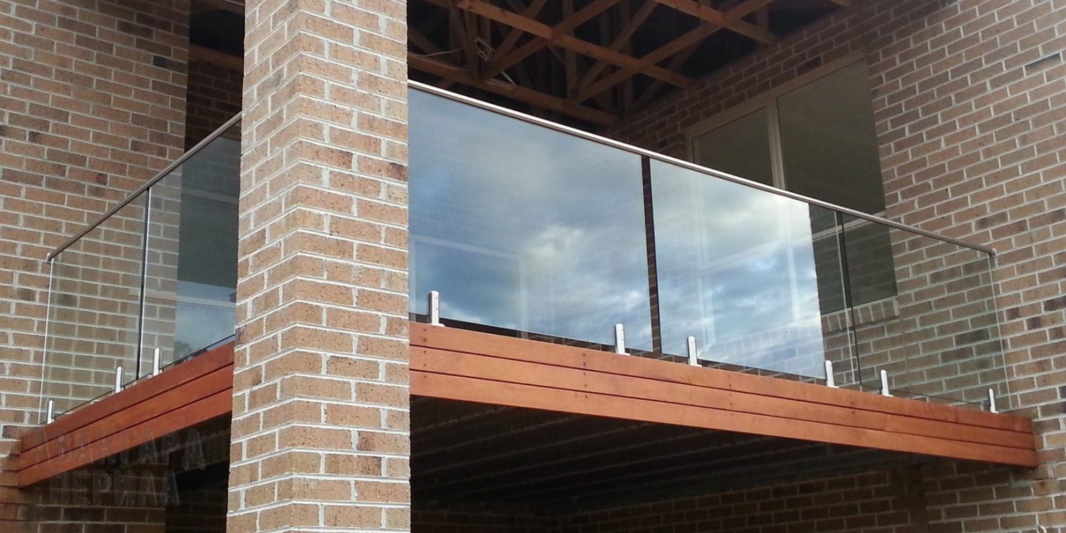 Стеклянное ограждение балкона и террасы
