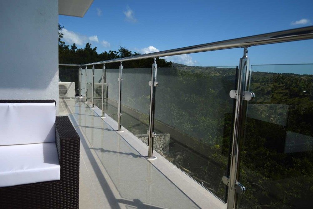Ограждения из стекла для балконов и террас